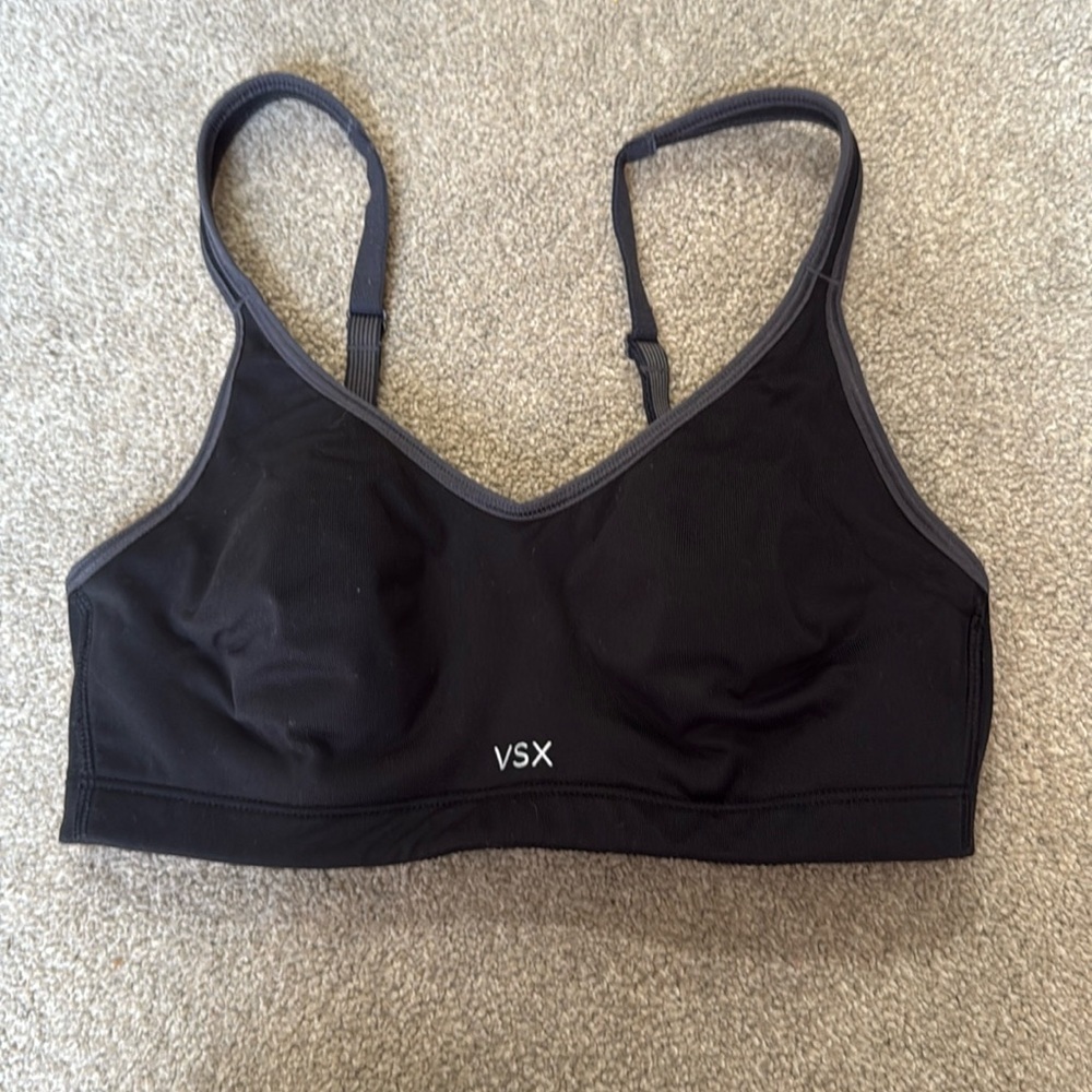 Victoria’s Secret VSX Black Wired Medium Support Sports Bra Size 32 C